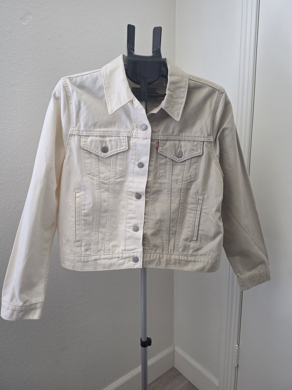 Levi’s Original Trucker Jacket 2 Tone Cream Ivory Denim NWT XL
